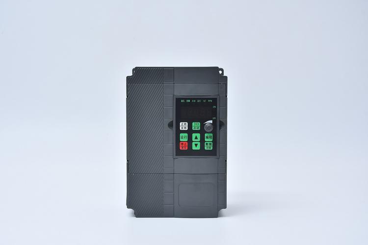 邹苏成,公司经营范围包括:研发,生产,销售:电子产品,电子